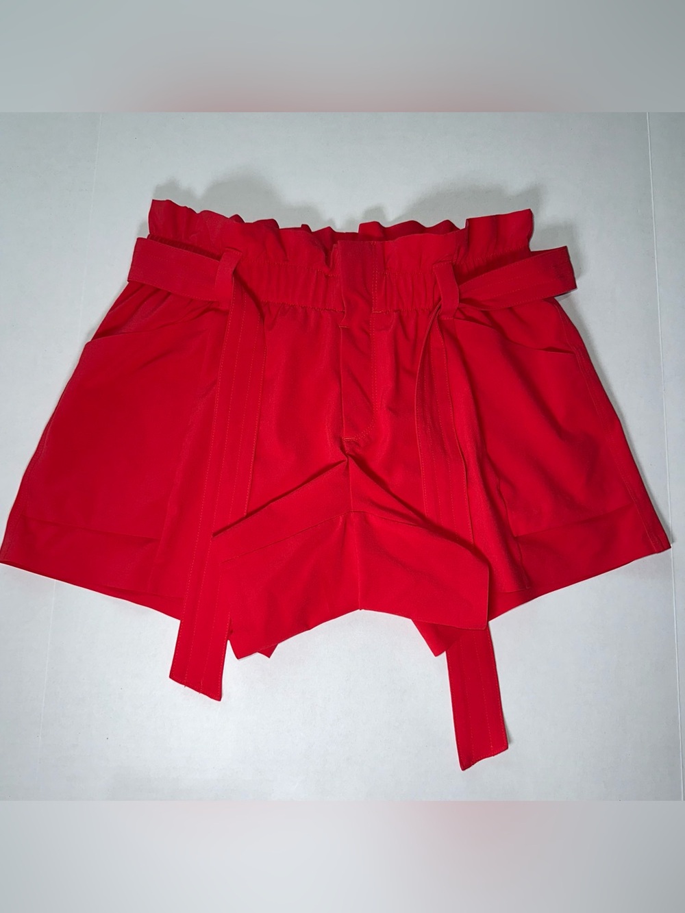 Athleta Women’s Red Paper Bag Shorts Belted tie Waist with Pockets Athleisure